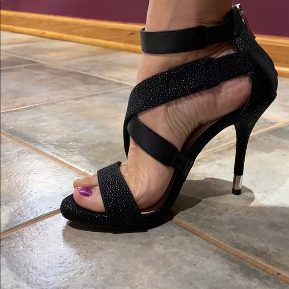 Shoes - Picture 4 of 5